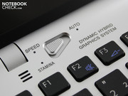 Die dedizierte Geforce GT 330M sollte dafür aber per manuellen Hybrid-Switch deaktiviert sein.