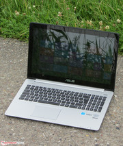 Das Vivobook im Freien.