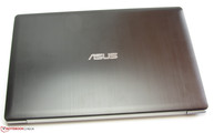 Asus setzt Metallelemente ein.