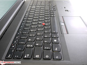 Die Tastatur ist vielschreibertauglich und gefällt mit angenehmem Feedback.