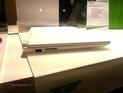 Ein SD-Kartenleser ist natürlich auch an Bord.