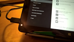 Ein USB-Anschluss steht für Docking-Lösungen bereit.