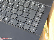 Tastatur: Isolation-Style mit glänzendem Gitter