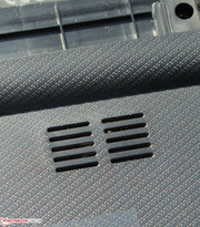 Die Lautsprecher von Altec Lansing befinden sich auf der Unterseite des Rechners.