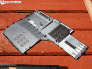 Unter der großen Klappe am Boden