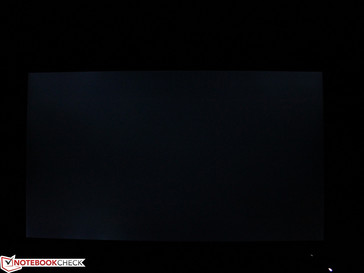 Sie sehen - Nichts! Schwarzbild: Keine Lichthöfe, kein Screen-Bleeding
