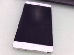 Xiaomi: Rahmenloses Mi 5 Smartphone gesichtet