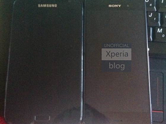 Das Xperia Z3 (rechts) ist genauso hoch wie das Samsung Galaxy Note 1 (links) (Bild: xperiablog.net)