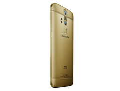 ZTE Axon