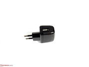 USB-Netzteil zum Aufladen des Akkus