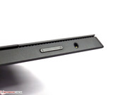 Der Lüftungschlitz zieht sich um große Teile des Tablets herum und sorgt für ausreichende Kühlung.