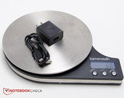 Ziemlich leicht: Das Netzteil mit dem passenden Kabel.