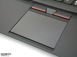Kompaktes Touchpad mit strukturierter Oberfläche und Trackpoint-Elemente