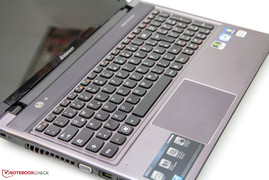 bekannte AccuType Tastatur von Lenovo