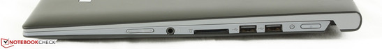 rechte Seite: Lautstärkewippe, kombinierter 3,5-mm-Audioausgang, 2-in-1-Kartenleser, 2x USB 2.0, Lenovo OneKey Taste, Power-Button