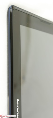 Es gibt keinen Docking-Anschluss für spezielles Zubehör, Bluetooth-Tastaturen sind aber erhältlich.