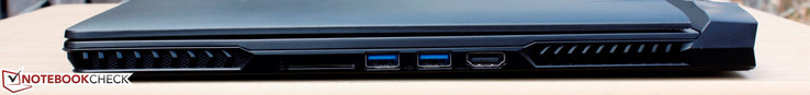 Rechte Seite: SD-Kartenleser, 2x USB 3.0, 1x HDMI