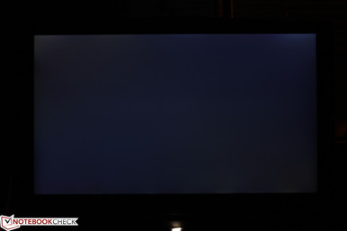 leichtes Screen Bleeding an der oberen und unteren Kante