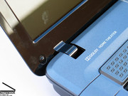 Mit einem Gesamtgewicht von rund 3 Kilogramm und einem Netzteil von nochmals rund 0.5 Kilogramm zählt das Gehäuse allerdings nicht zu den mobilsten seiner Klasse.