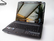 Trotz der guten Helligkeit die das verbaute Panel bietet werden Außeneinsätze, vor allem bei Sonnenschein, frustig enden.