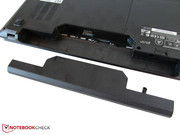 Der Akku wird komfortabel in die Rückseite geschoben.