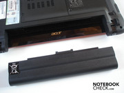 Der Akku wird komfortabel in die Rückseite gesteckt