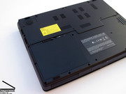 Die Oberflächentemperaturen halten sich hingegen durchaus im grünen Bereich, speziell an der Oberseite des Notebooks.