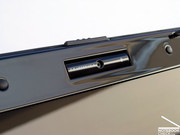 Zur Ausstattung des M17 zählt unter anderem auch eine in den Displayrahmen integrierte und schwenkbare Webcam.