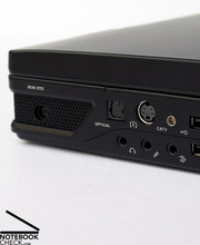 Überaus benutzerfreundlich am Gerät angeordnet findet man etwa einen HDMI Port, einen Firewire 1394b Anschluss, einen optischen TOSlink Soundausgang oder aber auch einen Antennenanschluss für den optional erhältlichen DVB-T Tuner.