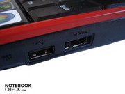 1x USB 2.0, 1 x eSATA/USB 2.0-Kombo auf der rechten Seite