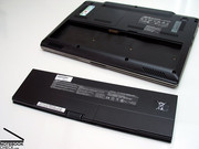 Der im vorderen Teil der flachen Baseunit integrierte Lithium-Polymerakku mit einer Kapazität von 36.26 Wh...