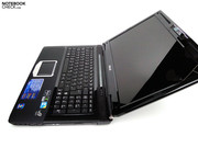 Das Display verblüfft mit einer vergleichsweise geringen Auflösung von nur 1366x768 Pixel.