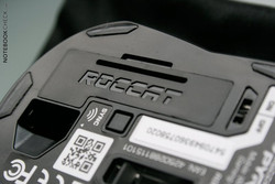 Die mitgelieferten AAA-Akkus halten nur etwa 6 Stunden