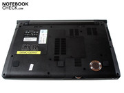 Die Abdeckung lässt sich nur mit viel Fingerspitzengefühl entfernen.