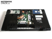 Ohne Akku wird das Notebook deutlich leichter.