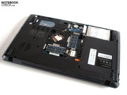 Im linken Bereich kann man die Lüfteröffnung sehen.