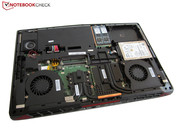 Zum Entfernen der Unterseite benötigt man viel Kraft.