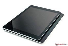 Das iPad Air ist trotz der gleichen Display-Diagonale deutlich kompakter.