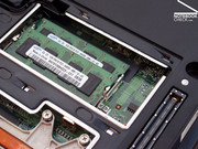 Das E5500 bietet mit einem integrierten GMA 4500M HD Grafikchip in Verbindung mit Intel Core 2 Duo CPUs dennoch ausreichend Power für alltägliche Office Anwendungen.