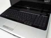 Bei der Tastatur nutzt Dell beinahe die gesamte zur Verfügung stehende Gehäusebreite aus,...