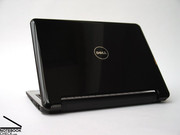 Das Gehäuse setzt sich aus einer Gehäusewanne aus Metall und Kunststoffbauteilen zusammen.