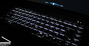 Außerdem verfügt das Studio 15 über eine optionale beleuchtete Tastatureinheit, die die Bedienung im Dunkeln erleichtert.
