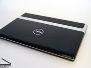 Diese birgt allerdings nicht nur einen gewissen optischen Reiz, hier lässt sich das Notebook auch sicher und ohne Spuren zu hinterlassen anpacken.