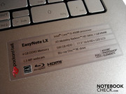 Ein Aufkleber verrät diverse Spezifikationen.