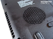 Der stets präsente Lüfter ist zur linken Seite hin ausgerichtet.