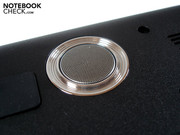 Auf dem Gehäuseboden befindet sich ein Subwoofer.