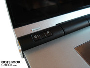 Die linke Taste aktiviert die Multimedia-Zentrale "Arcade Deluxe".