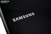 Ein Samsung-Schriftzug veredelt den Notebookdeckel.