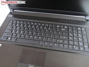 Da die meisten Fotos vom Presample des K73-3N stammen, sehen Sie hier das englische Tastaturlayout.