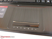 Das Touchpad wurde mit Noppen versehen.